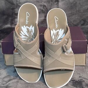 Clarks Womens 9M Brinkley Luma Tan Slide Sandals Adjustable Straps 26069607 NIB